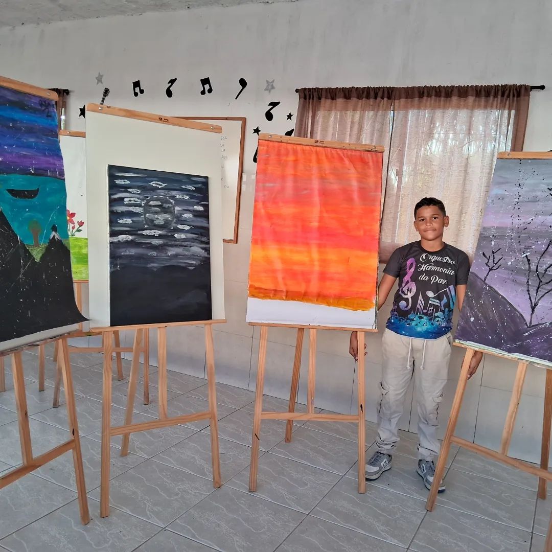 Atividades de Artes Plásticas com Adolescentes na Jerusalém Casa da Paz